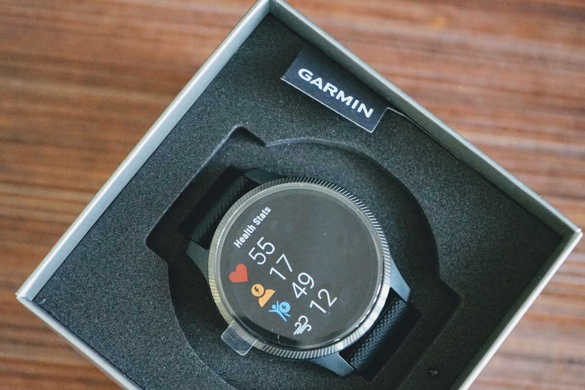 Review smart watch Garmin Venu in the box