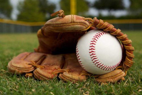 Read more about the article The 4 Types of Baseball Gloves You Should Know